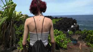 You head to the beach, and Lola can't stop getting off. xxx video