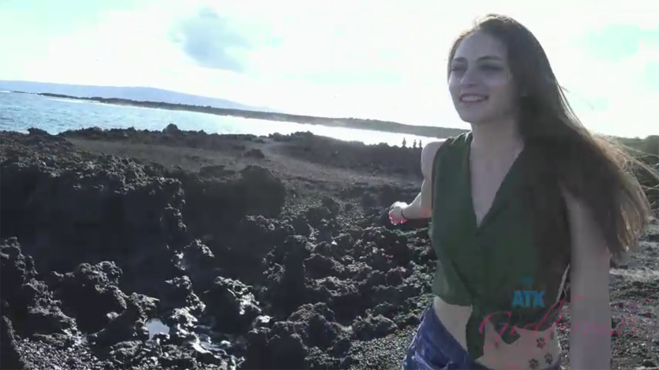 ATK Girlfriends - Kyler makes it to Hawaii!