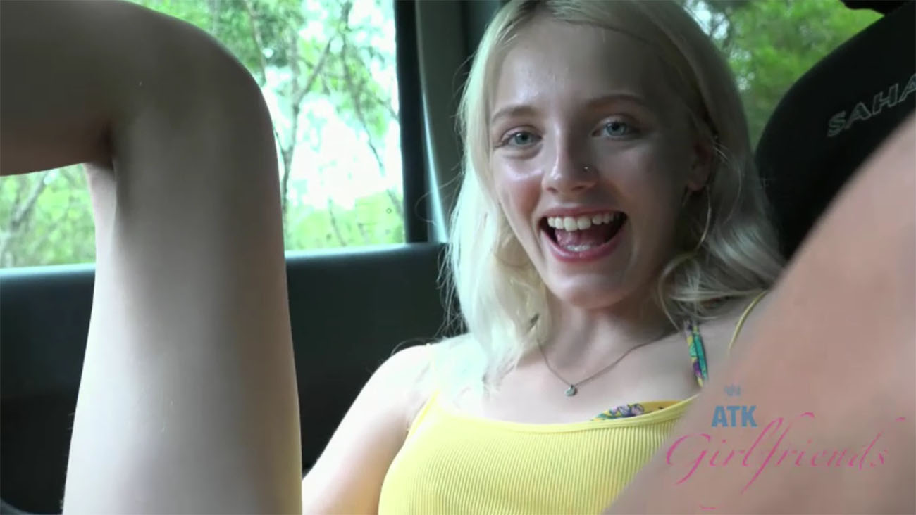 ATK Girlfriends - Kate loves the aquarium and your touch.
