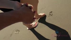atkgirlfriends.com You head to the beach for some head.